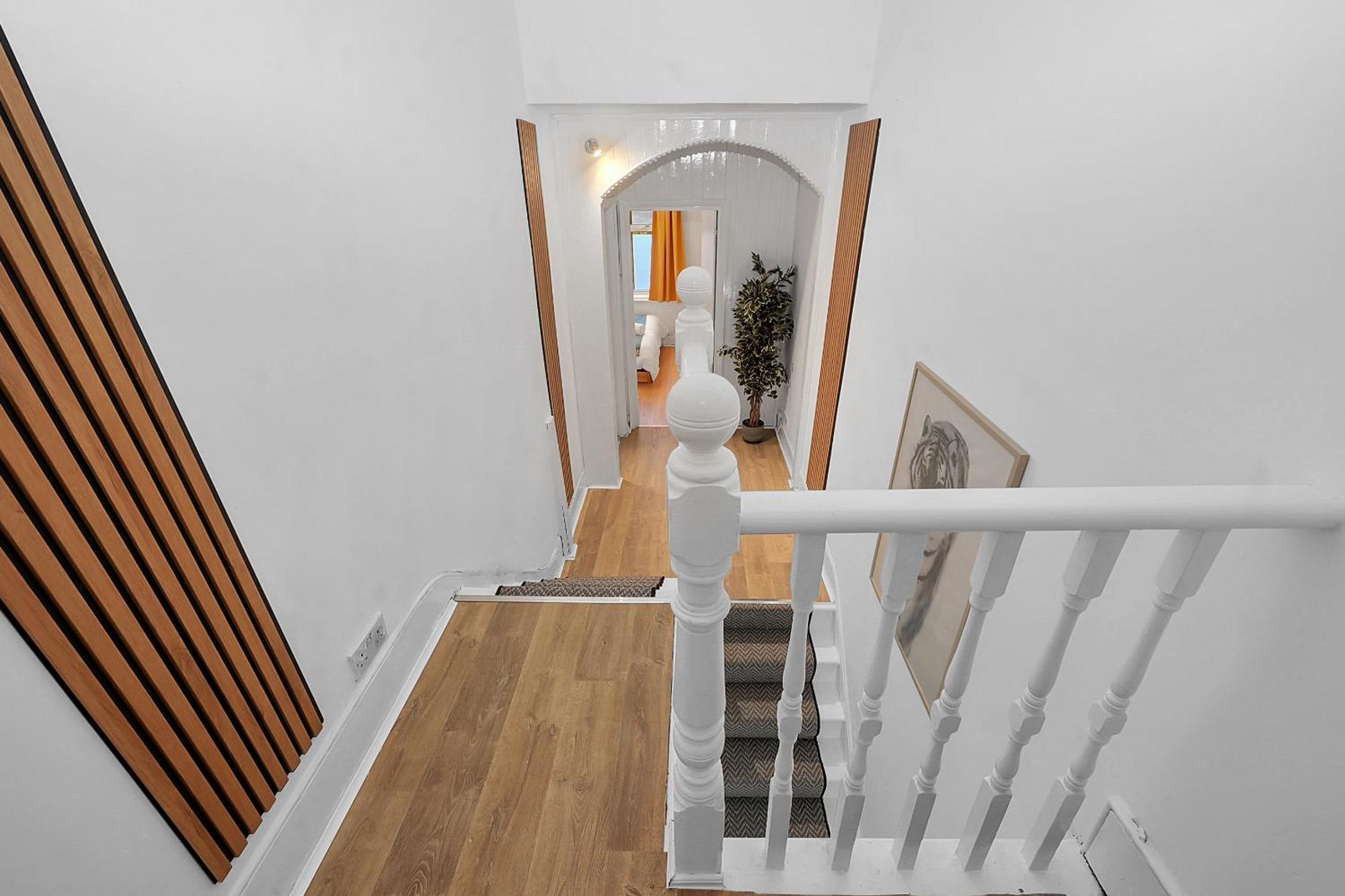The Panel By Harlington Apartment *