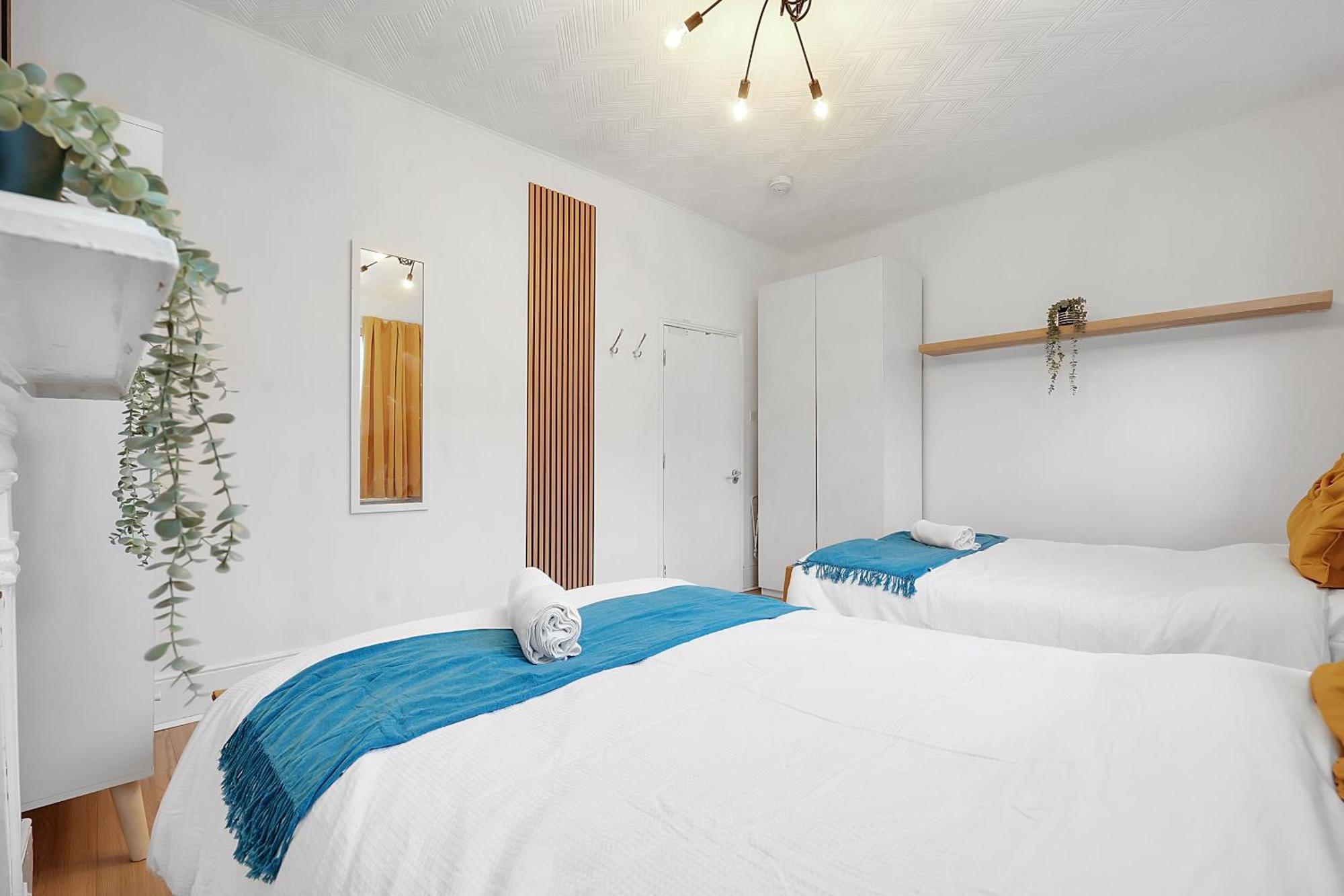 The Panel By Harlington Apartment *