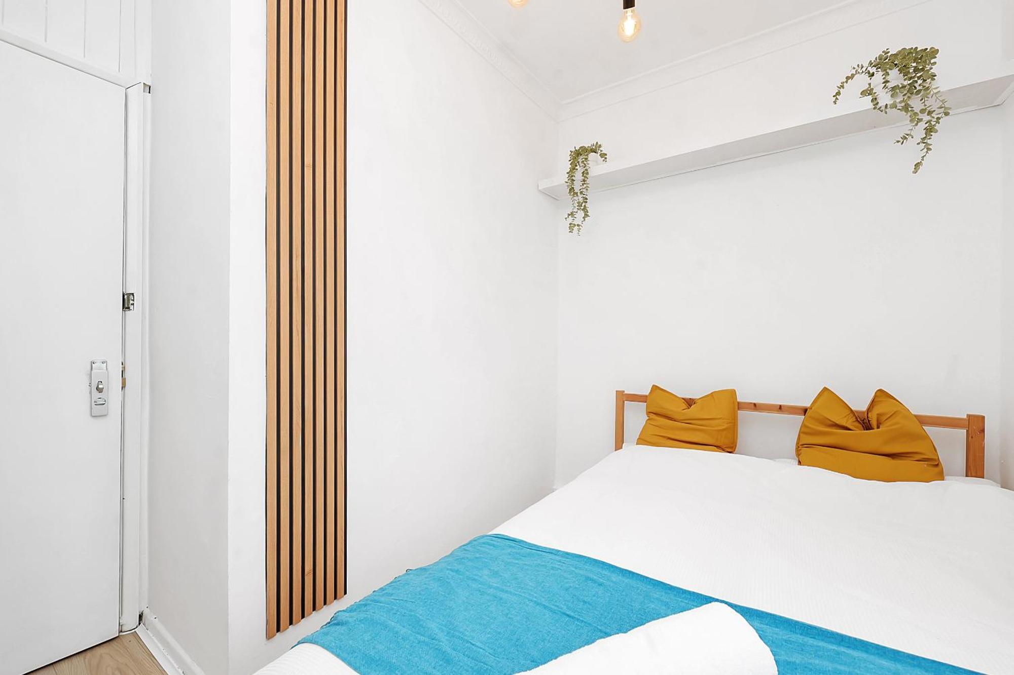 The Panel By Harlington Apartment *