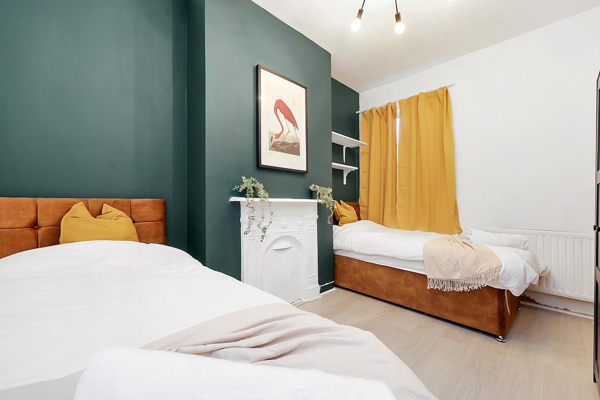 The Panel By Harlington Apartment