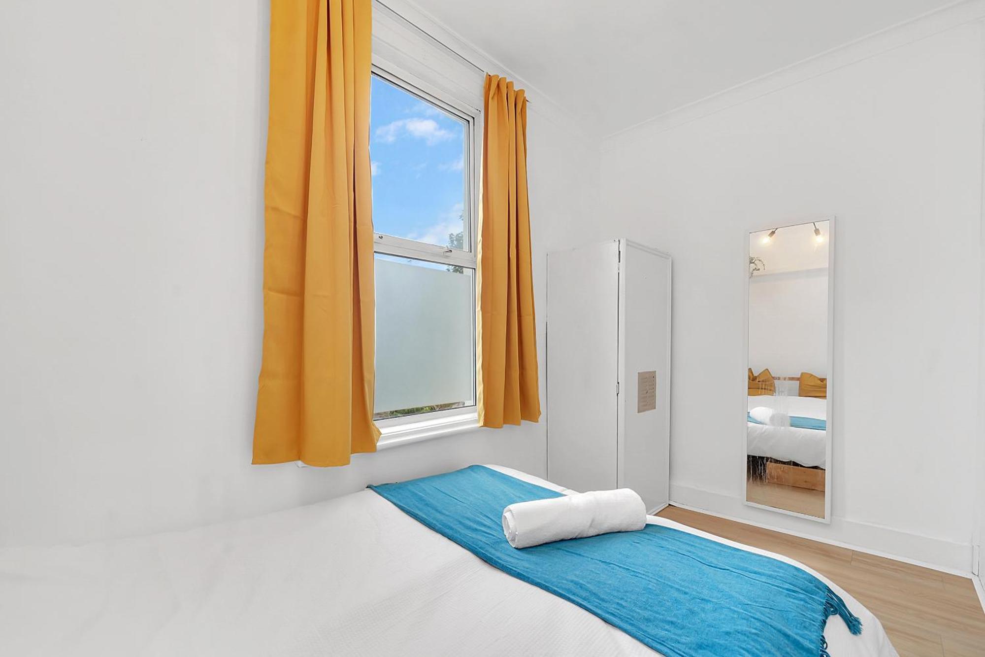The Panel By Harlington Apartment *