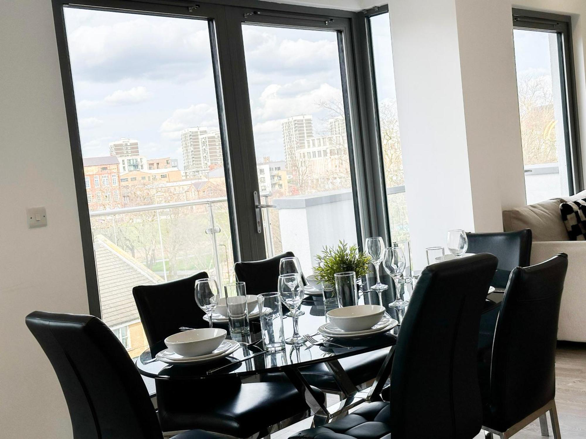Apartment Contemporary With Private Terraces In Shoreditch, Hoxton, Islington London