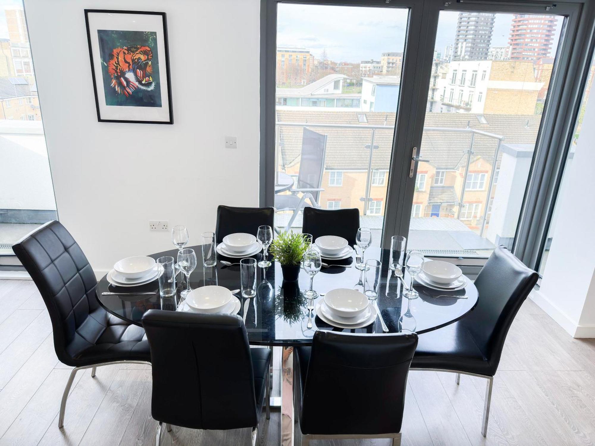Contemporary With Private Terraces In Shoreditch, Hoxton, Islington London