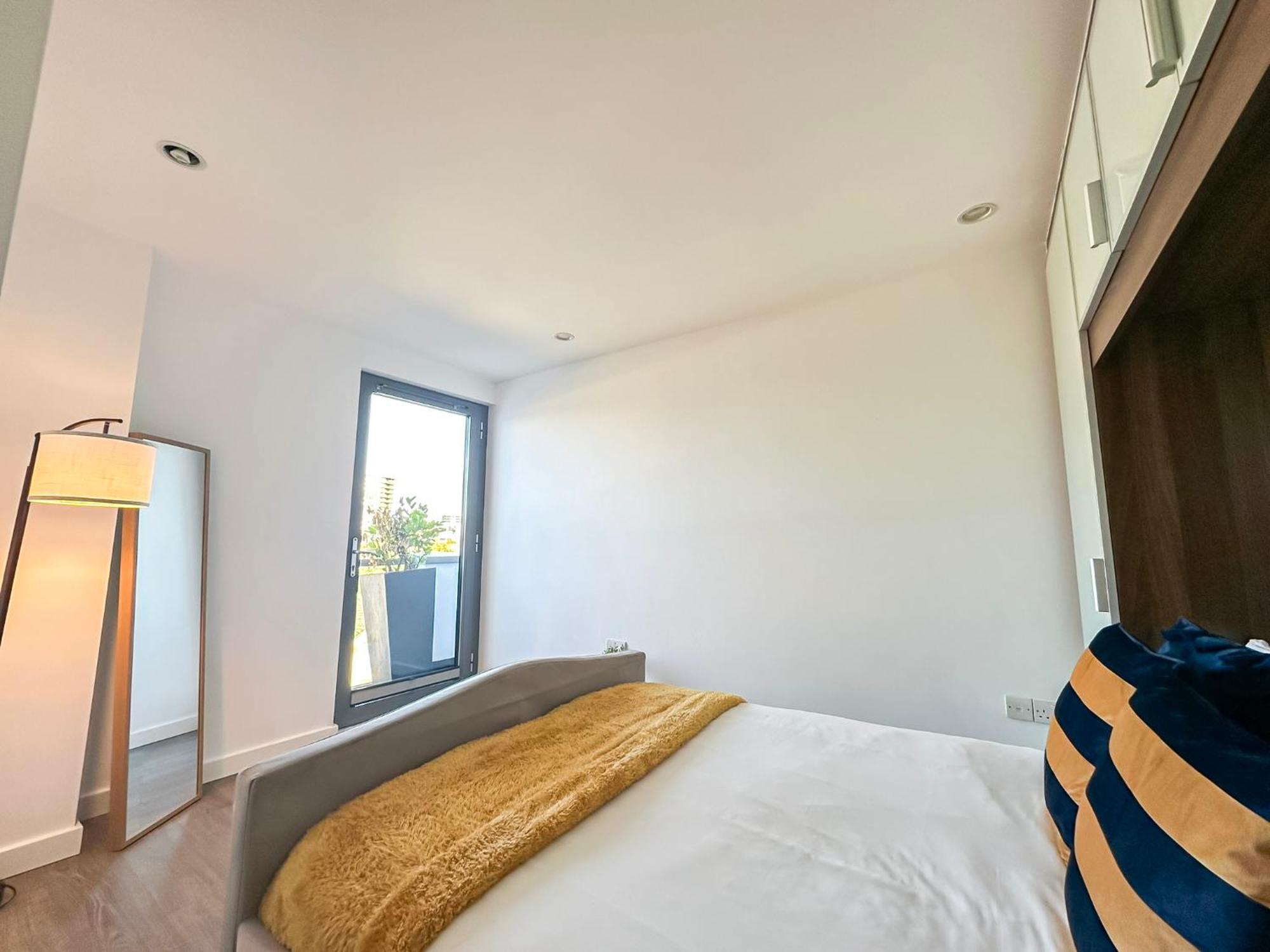 Apartment Contemporary With Private Terraces In Shoreditch, Hoxton, Islington