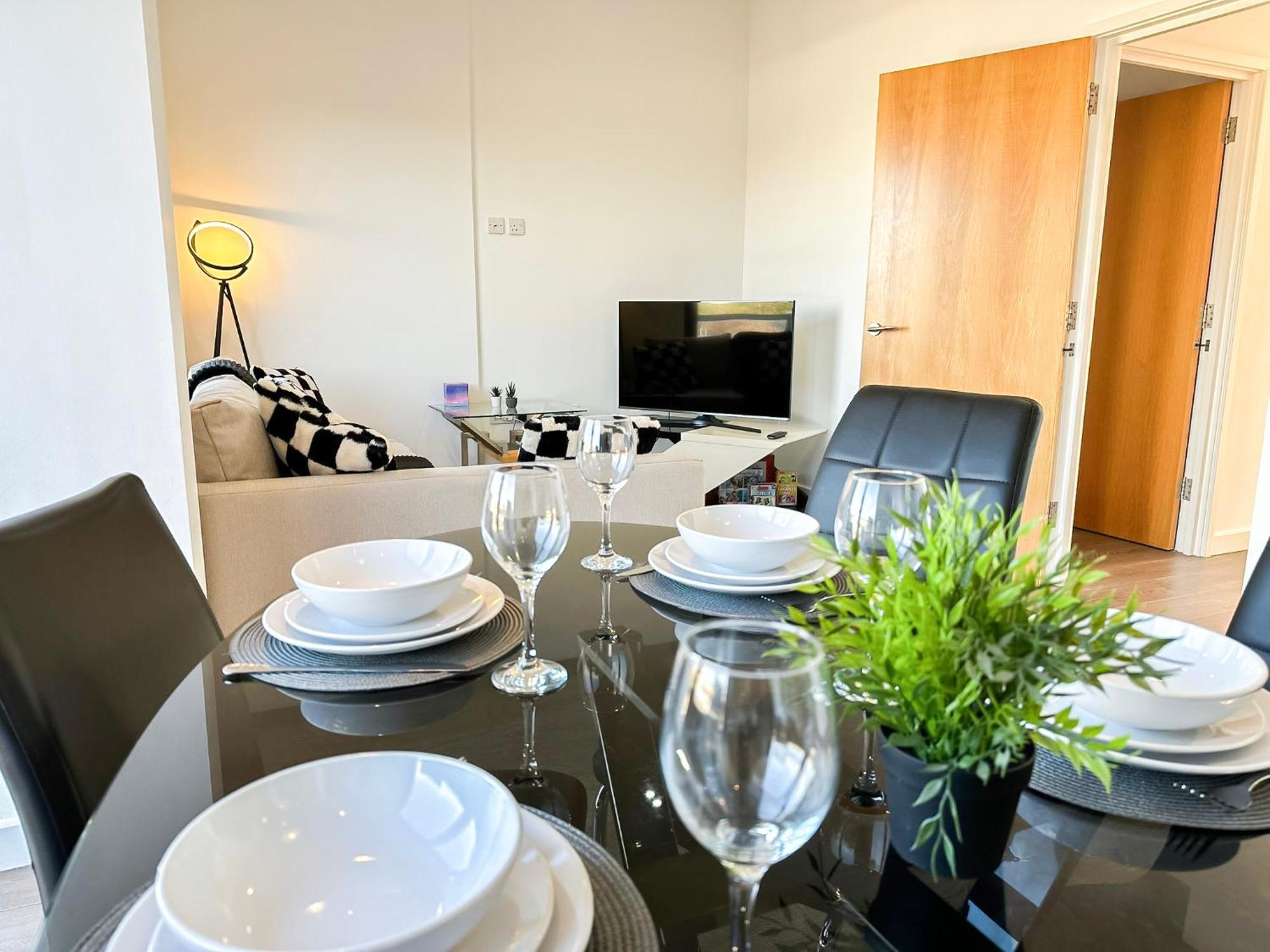 Contemporary With Private Terraces In Shoreditch, Hoxton, Islington Apartment *