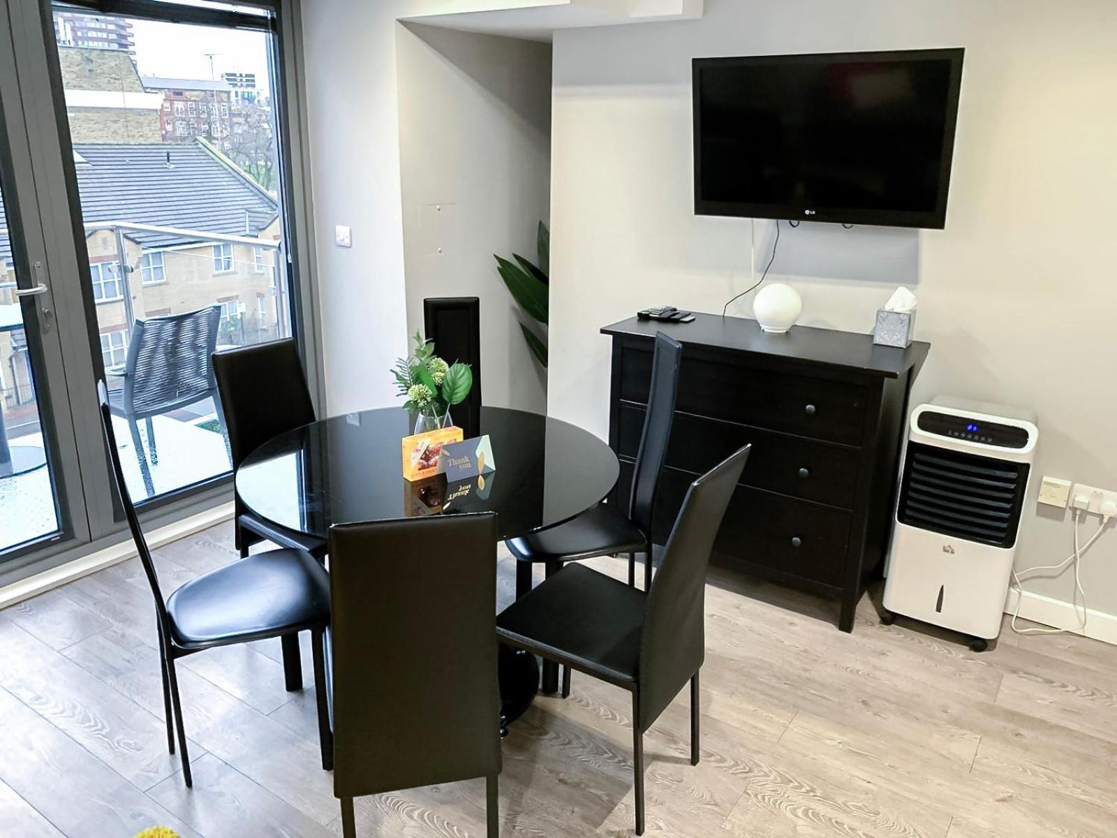 Apartment Contemporary With Private Terraces In Shoreditch, Hoxton, Islington London