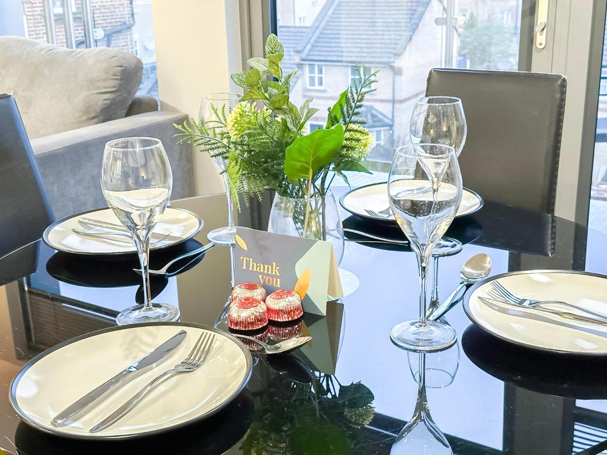 Contemporary With Private Terraces In Shoreditch, Hoxton, Islington Apartment *
