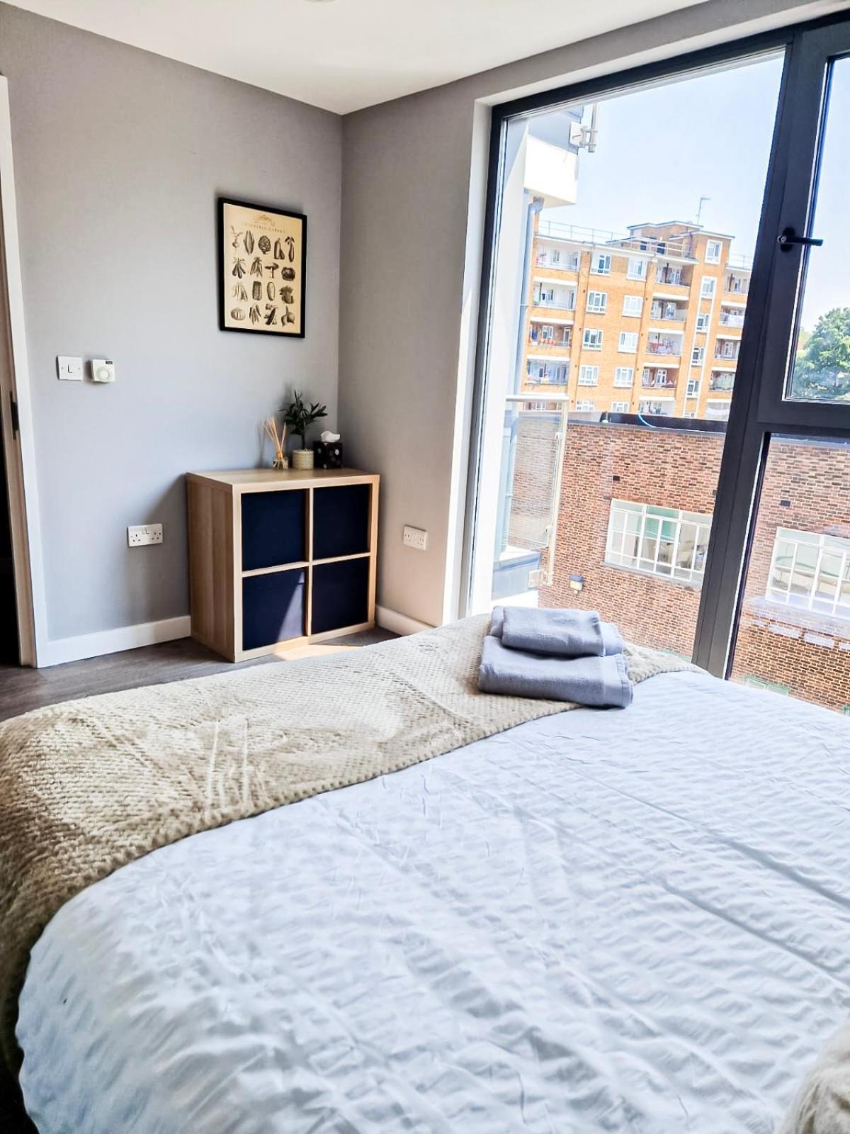 Apartment Contemporary With Private Terraces In Shoreditch, Hoxton, Islington *