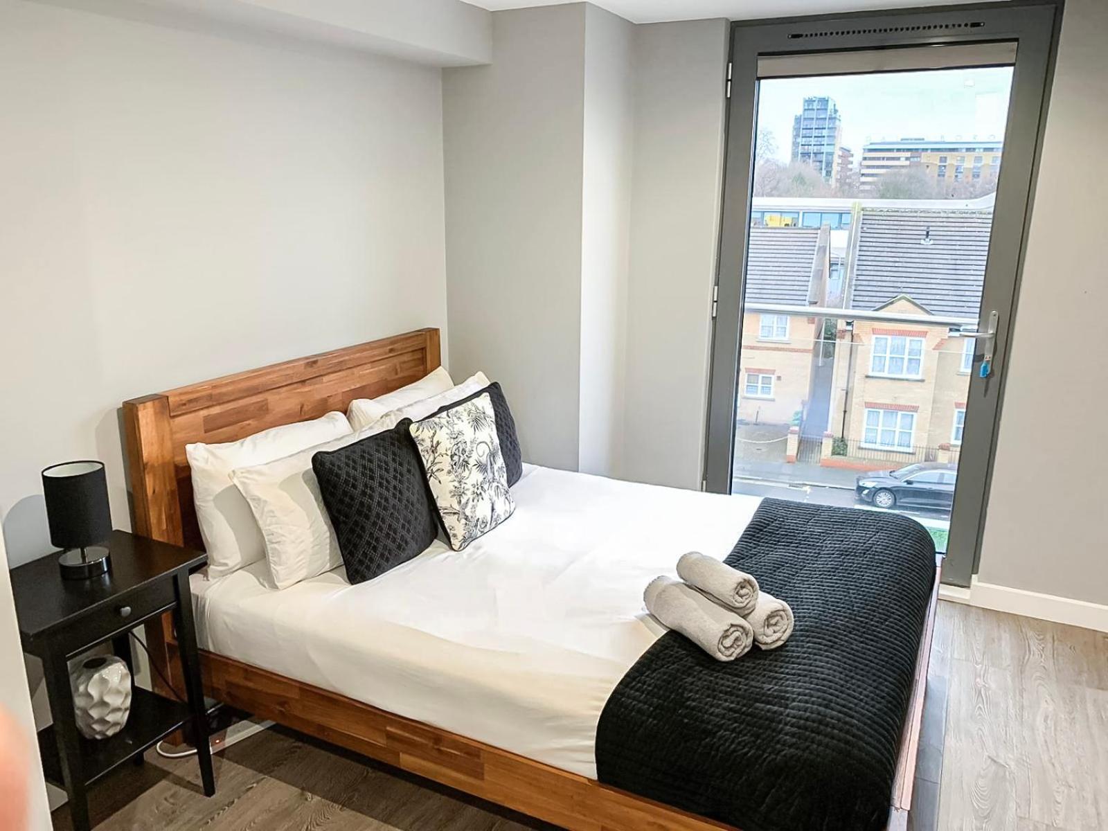 Apartment Contemporary With Private Terraces In Shoreditch, Hoxton, Islington