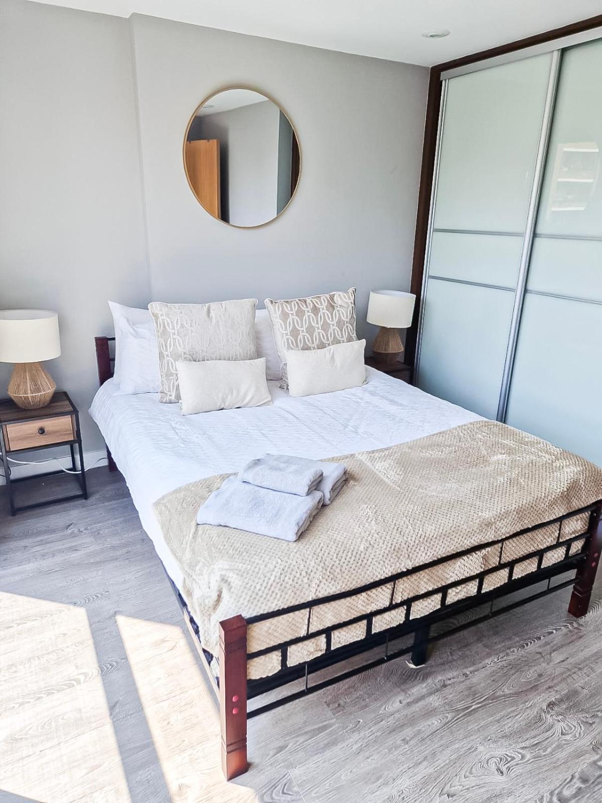 Apartment Contemporary With Private Terraces In Shoreditch, Hoxton, Islington *