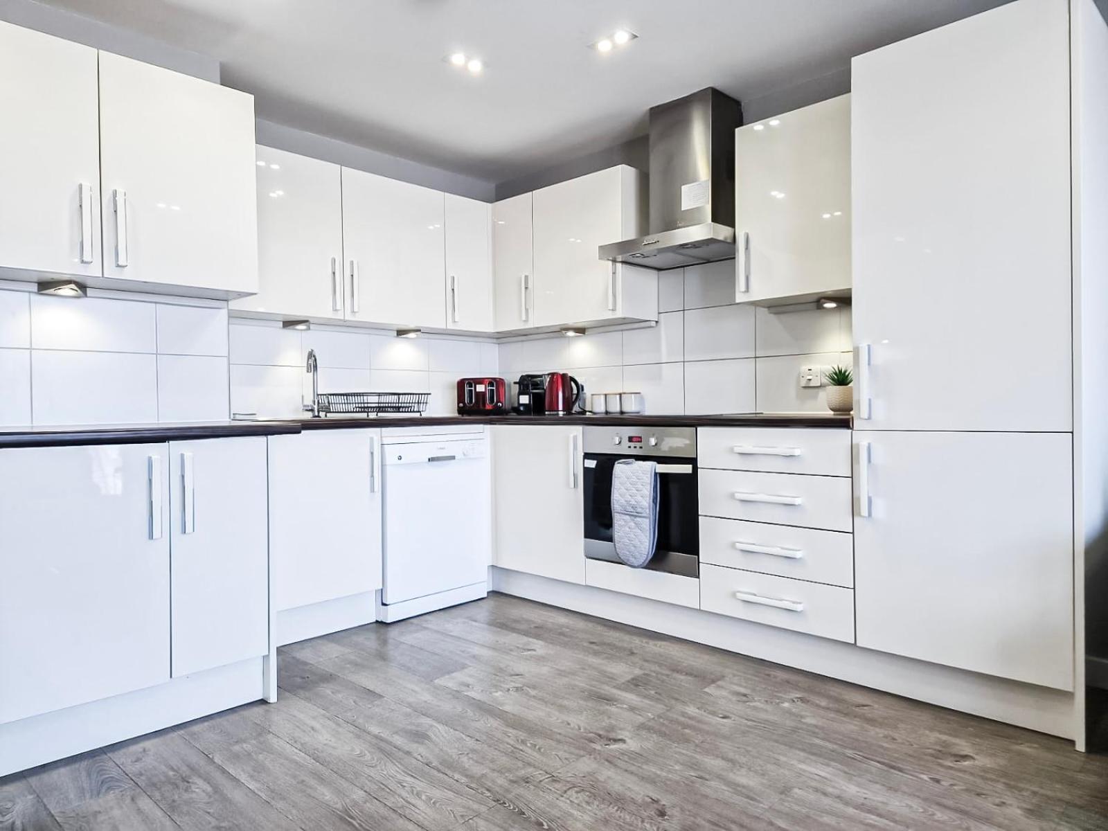 Contemporary With Private Terraces In Shoreditch, Hoxton, Islington Apartment *