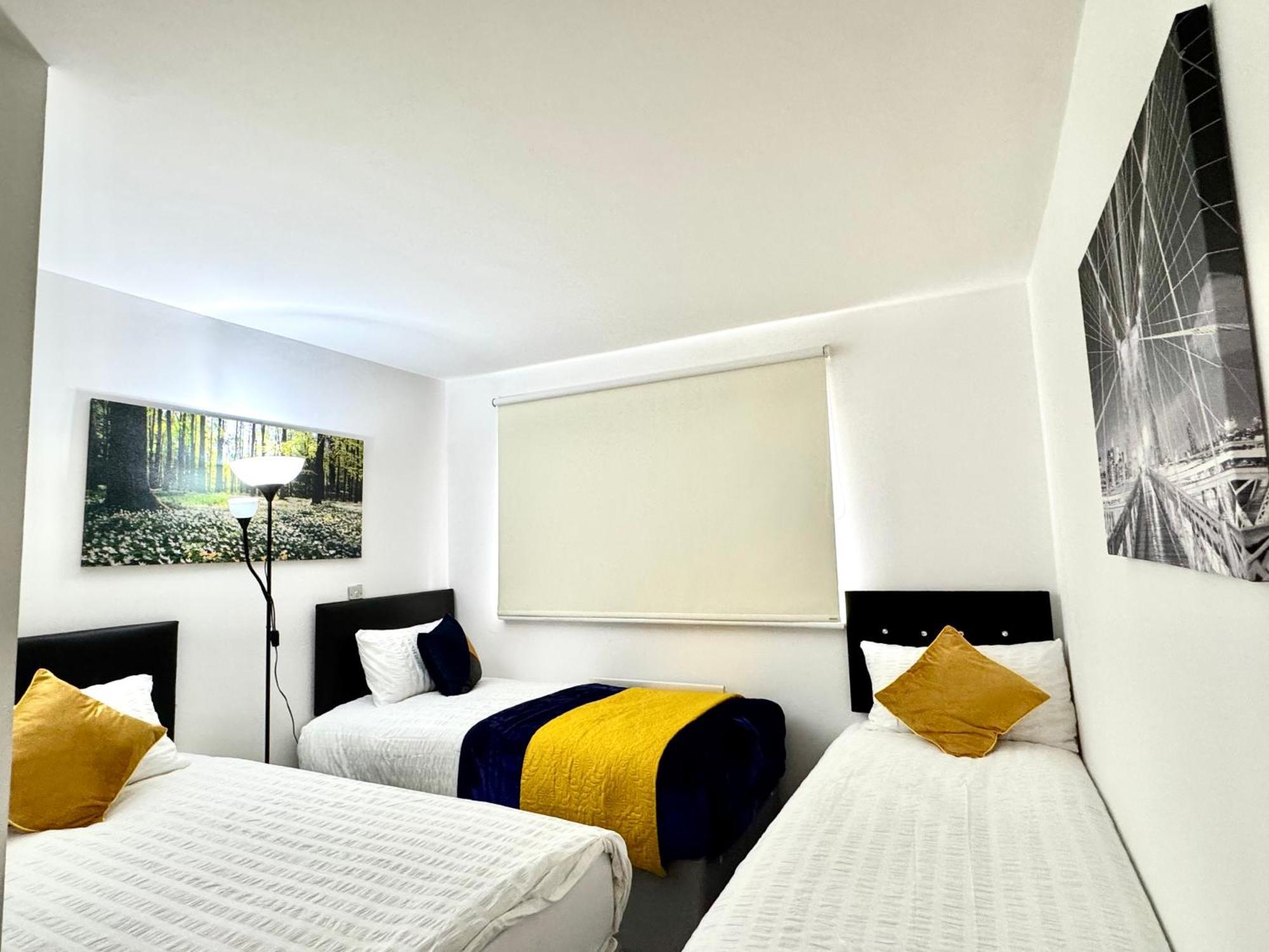 2 Bed, 2 Bath, Ground Floor Whole With Parking, Near & Stratford, Close To Station, Zone 2 Appartement Londen