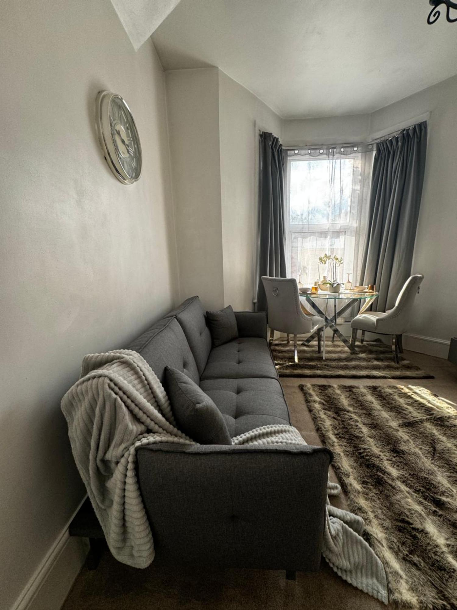 5 Min From Westfield, Stratford, , And Elizabeth Olympic Park With Free Netflix