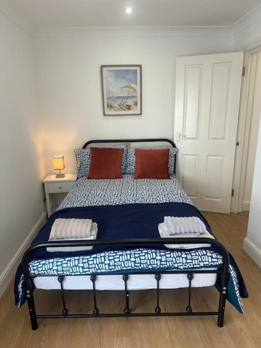 2 Bedroom, Parking, Hounslow St Apartment