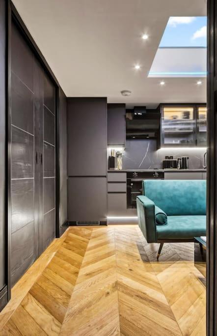 Verdant Luxe Apartment *