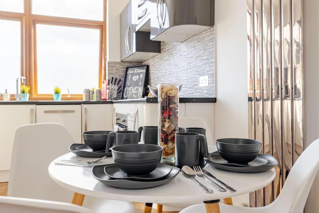 Luxury Near Canning Town- Free Parking Apartment London