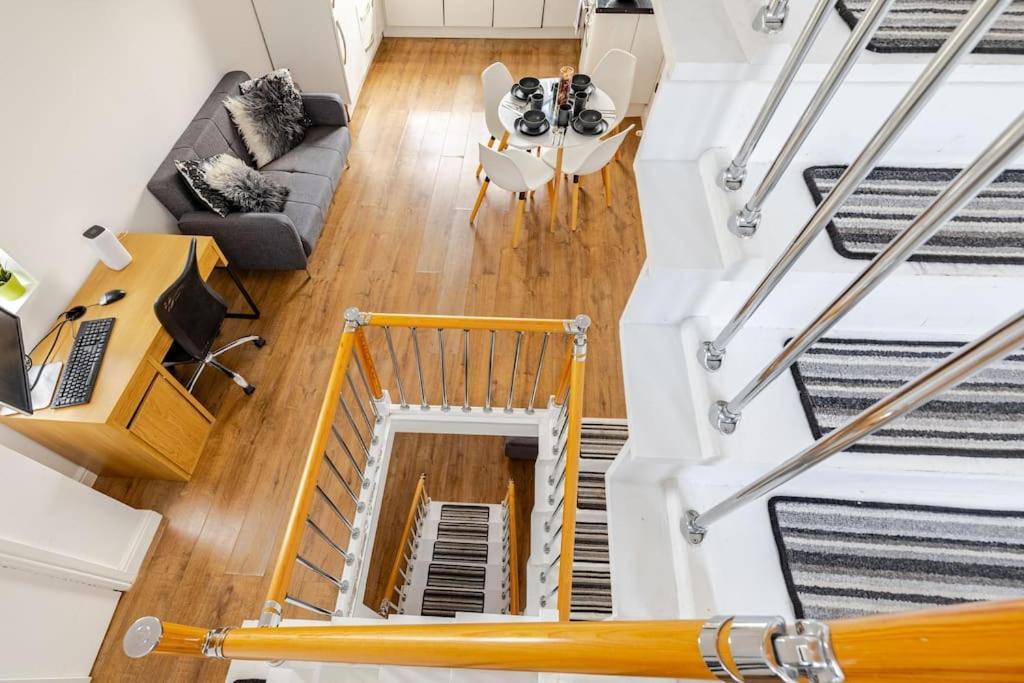 Luxury Near Canning Town- Free Parking * London