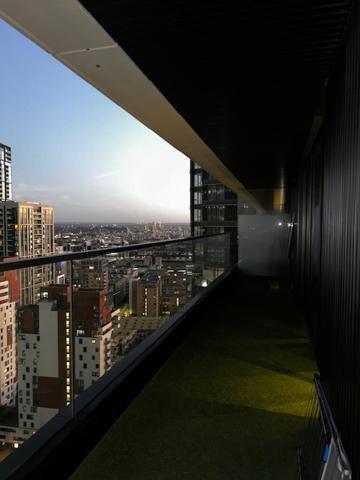 Luxury High Rise 2-bed With Lovely View In Canary Wharf *