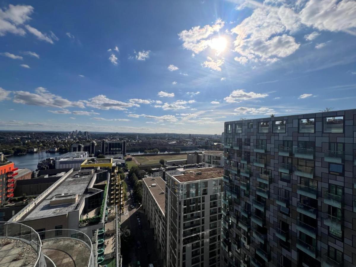 Apartment Panoramic View In Canary Wharf Penthouse London