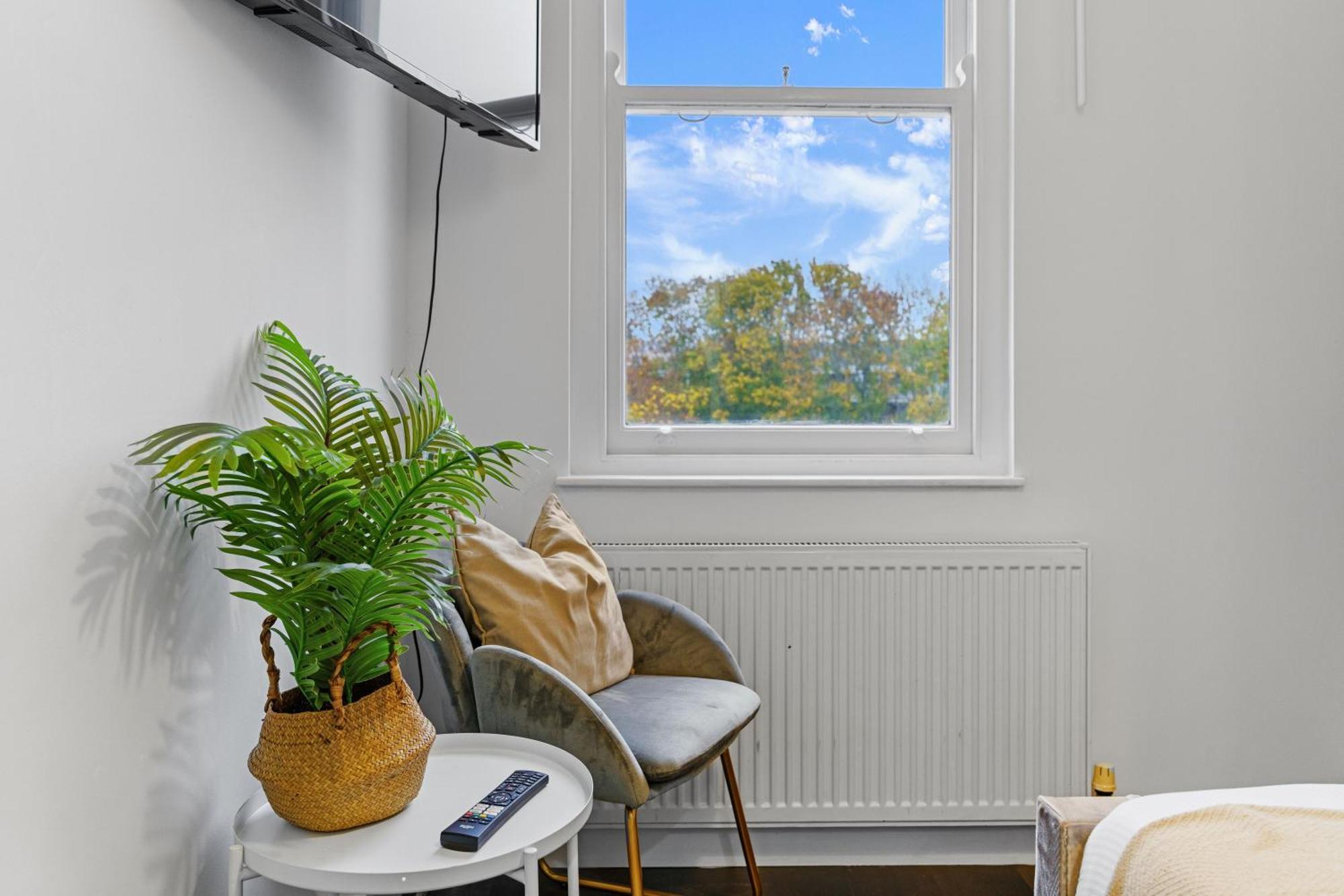 Livestay Affordable One Bedroom & Studio In India Docks E14 Londen