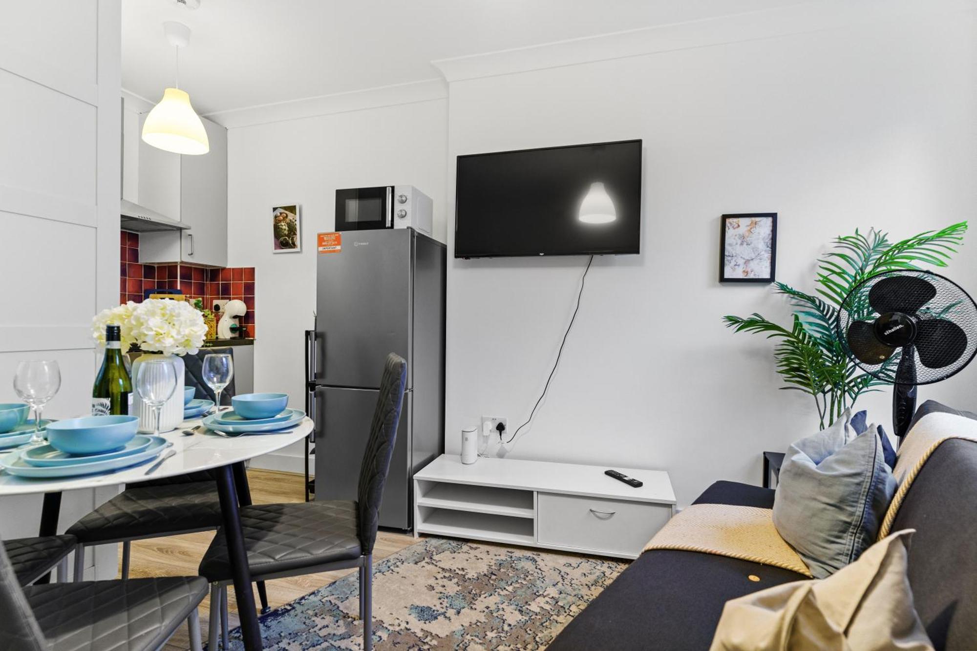 Livestay Affordable One Bedroom & Studio In India Docks E14 * Londen