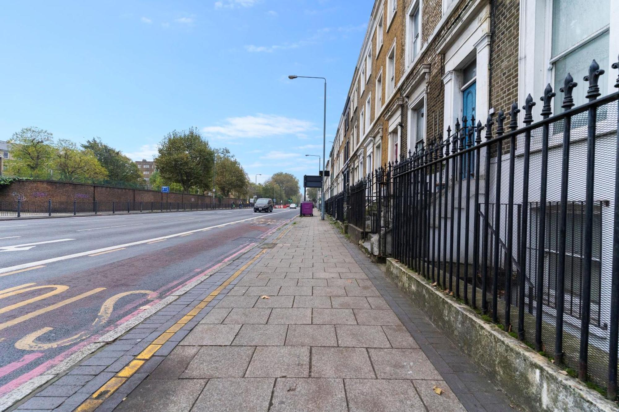 Livestay Affordable One Bedroom & Studio In India Docks E14 * Londen