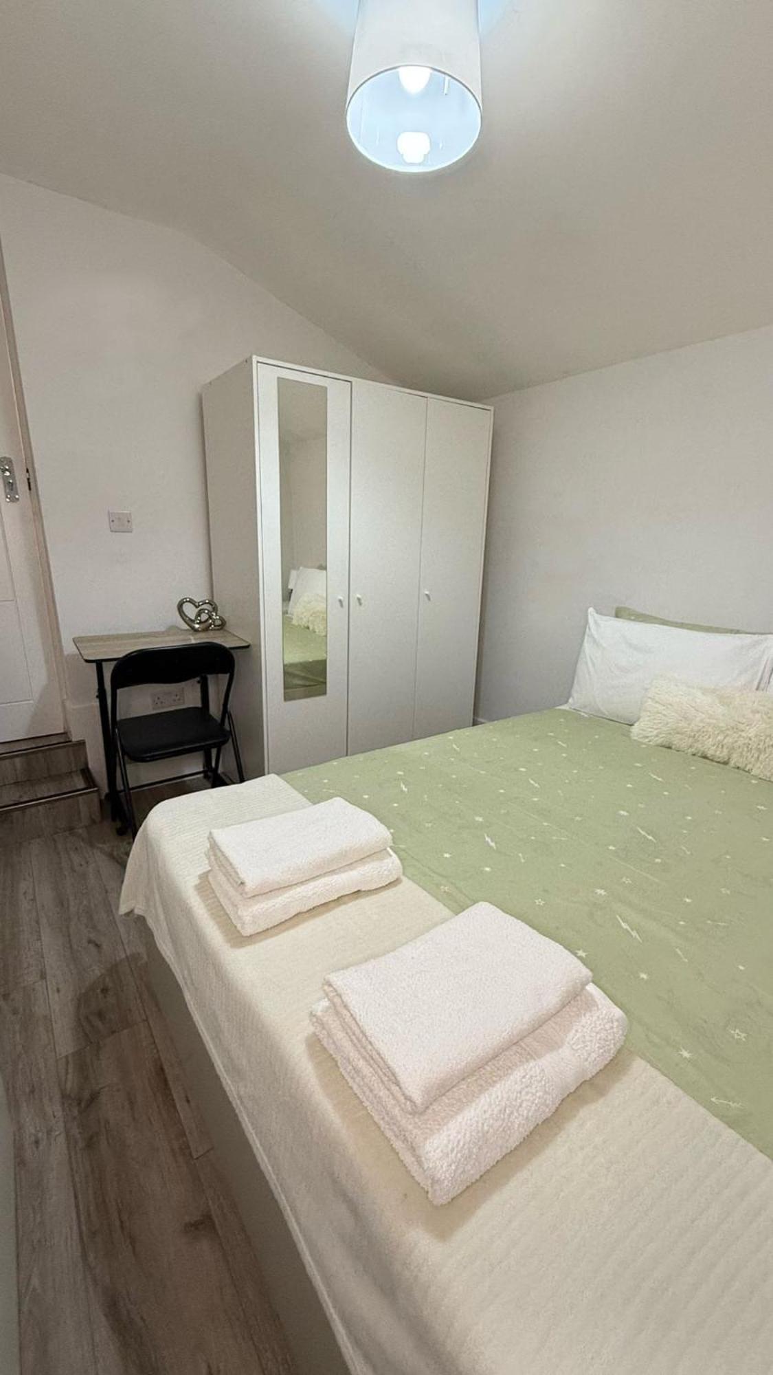 Double With Garden View Homestay London