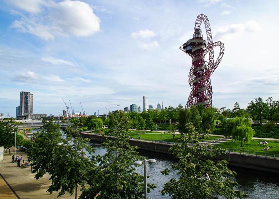 Amazing 2 Bedroom Flat In E20 Apartamento Londres