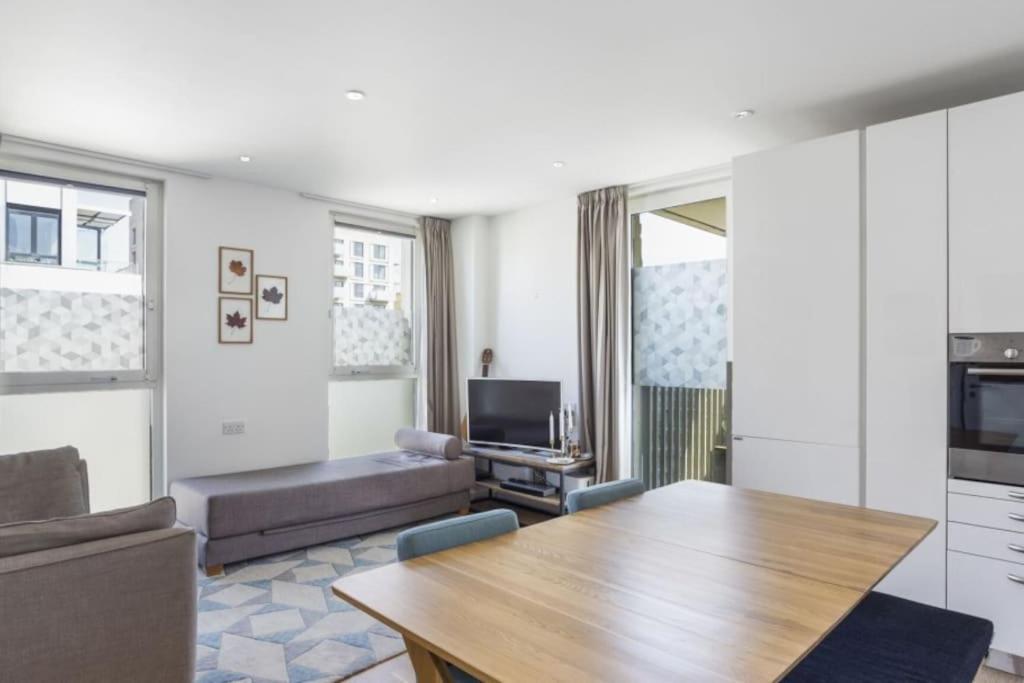 Amazing 2 Bedroom Flat In E20 Londres