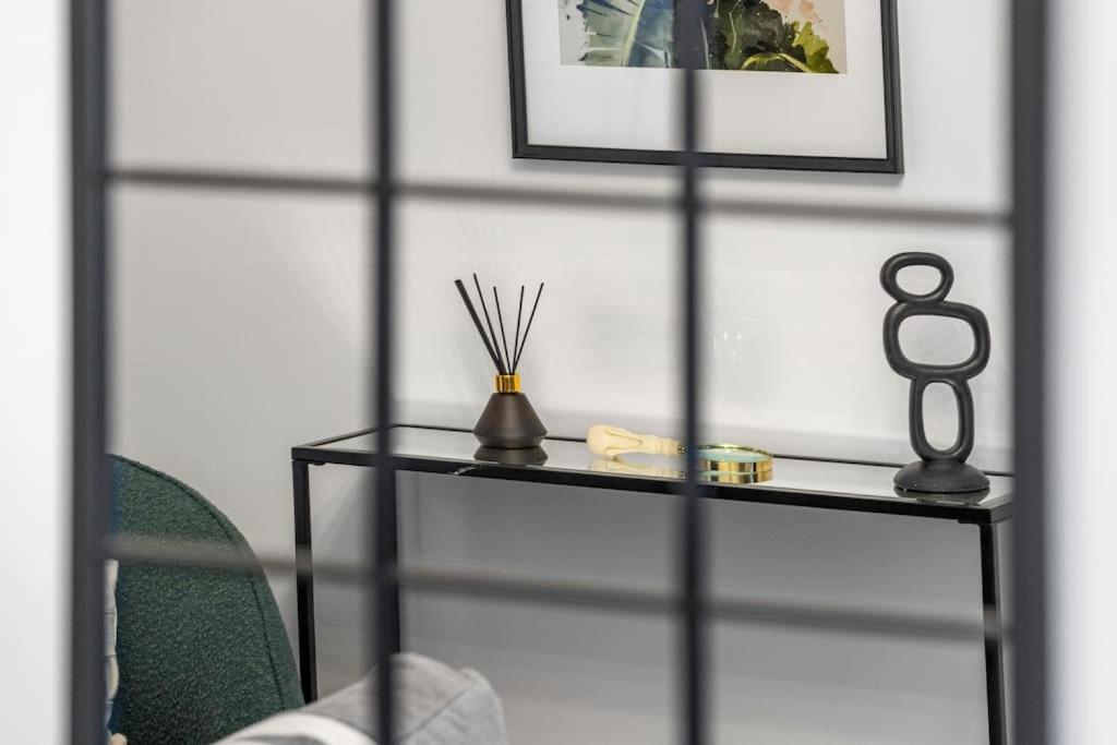 Trendy Mare Street 3 Bed Next Hackney Apartment London