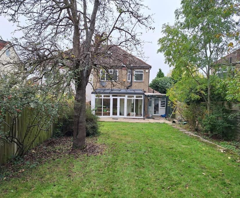 Holiday home Cosy & Comfortable 3 Bed House, Office & Driveway
