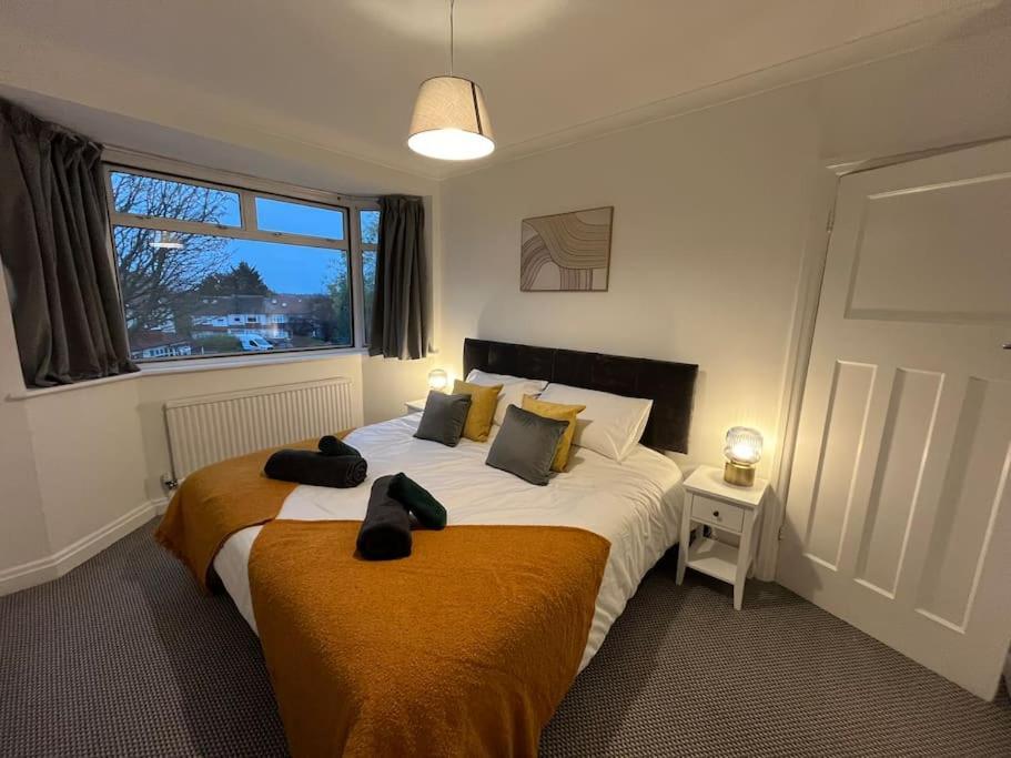 Holiday home Cosy & Comfortable 3 Bed House, Office & Driveway