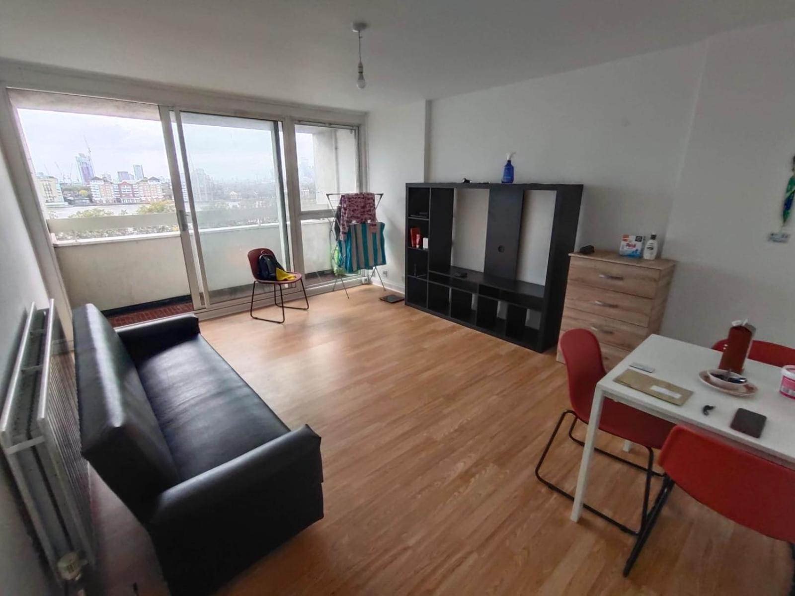 Flatshare Canary Wharf Cityview Shared With Host For Common Spaces Separate Bedroom Shared Bathroom London