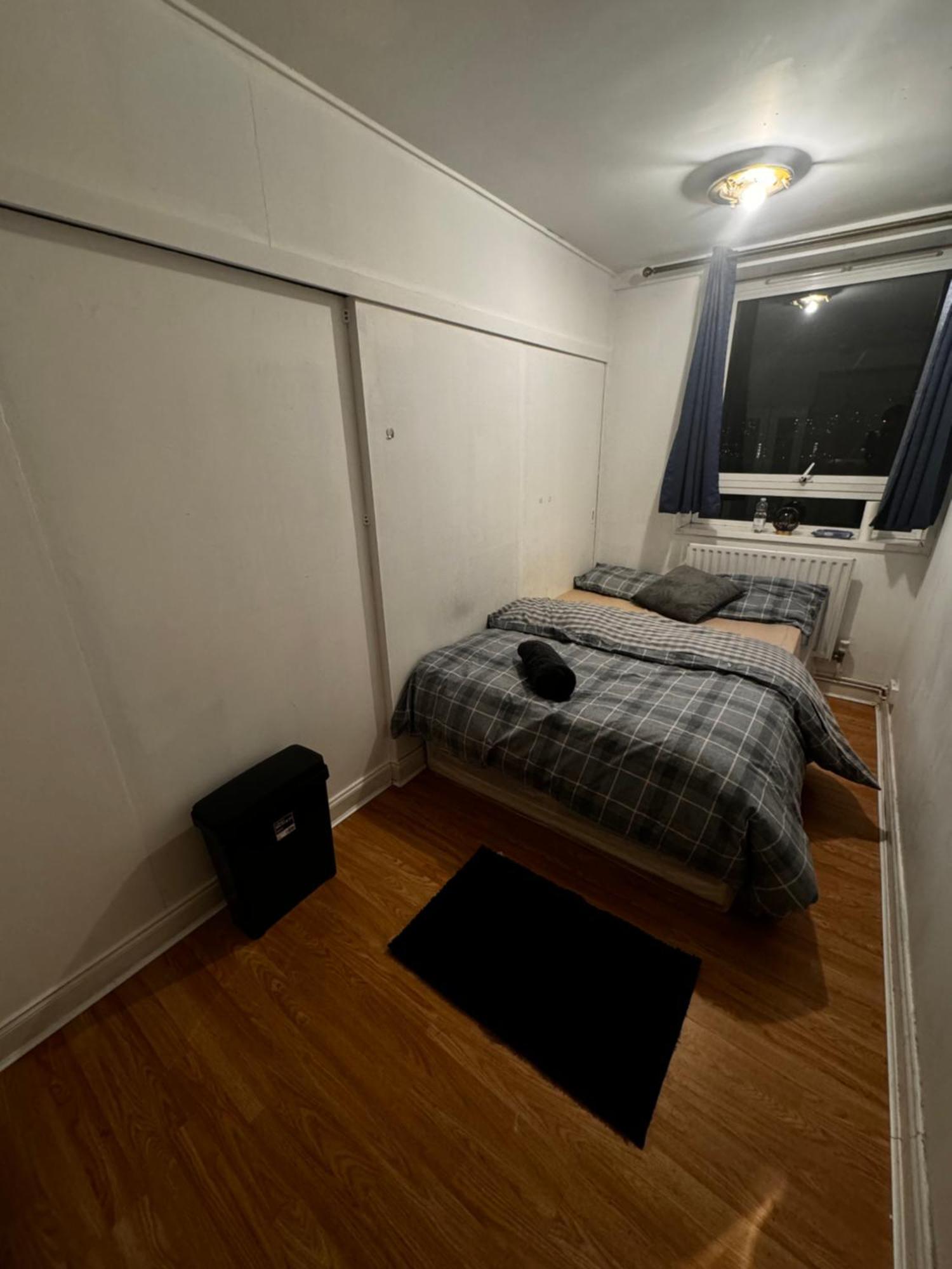 Flatshare Canary Wharf Cityview Shared With Host For Common Spaces Separate Bedroom Shared Bathroom Homestay *