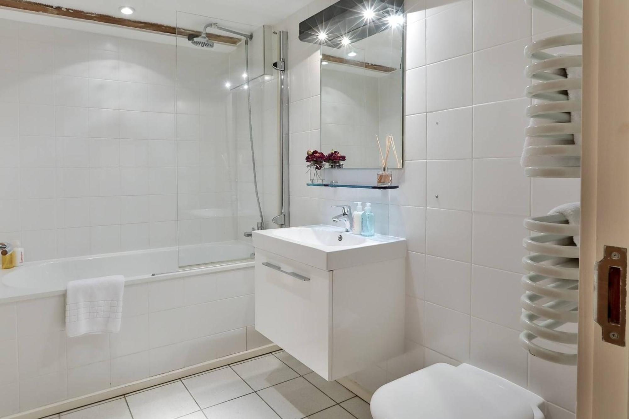 Apartment Wild Roses Serviced - Excel Warehouse 1 *
