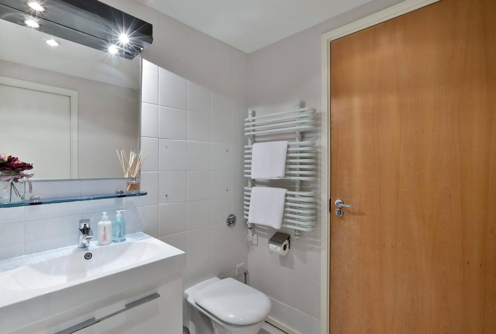 Apartment Wild Roses Serviced - Excel Warehouse 1 *