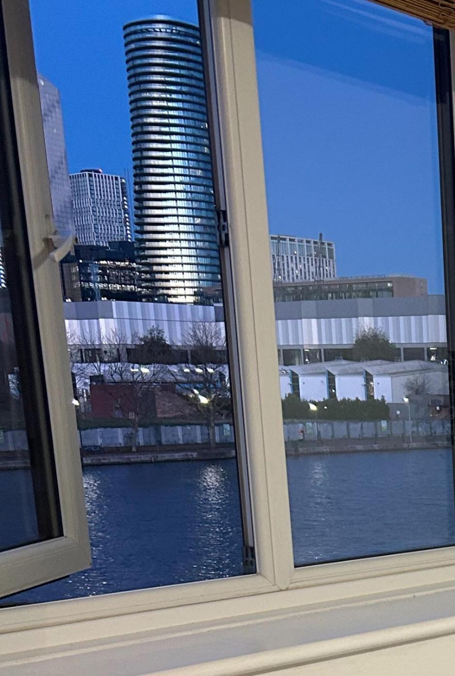 Beautiful View Near Canary Wharf *