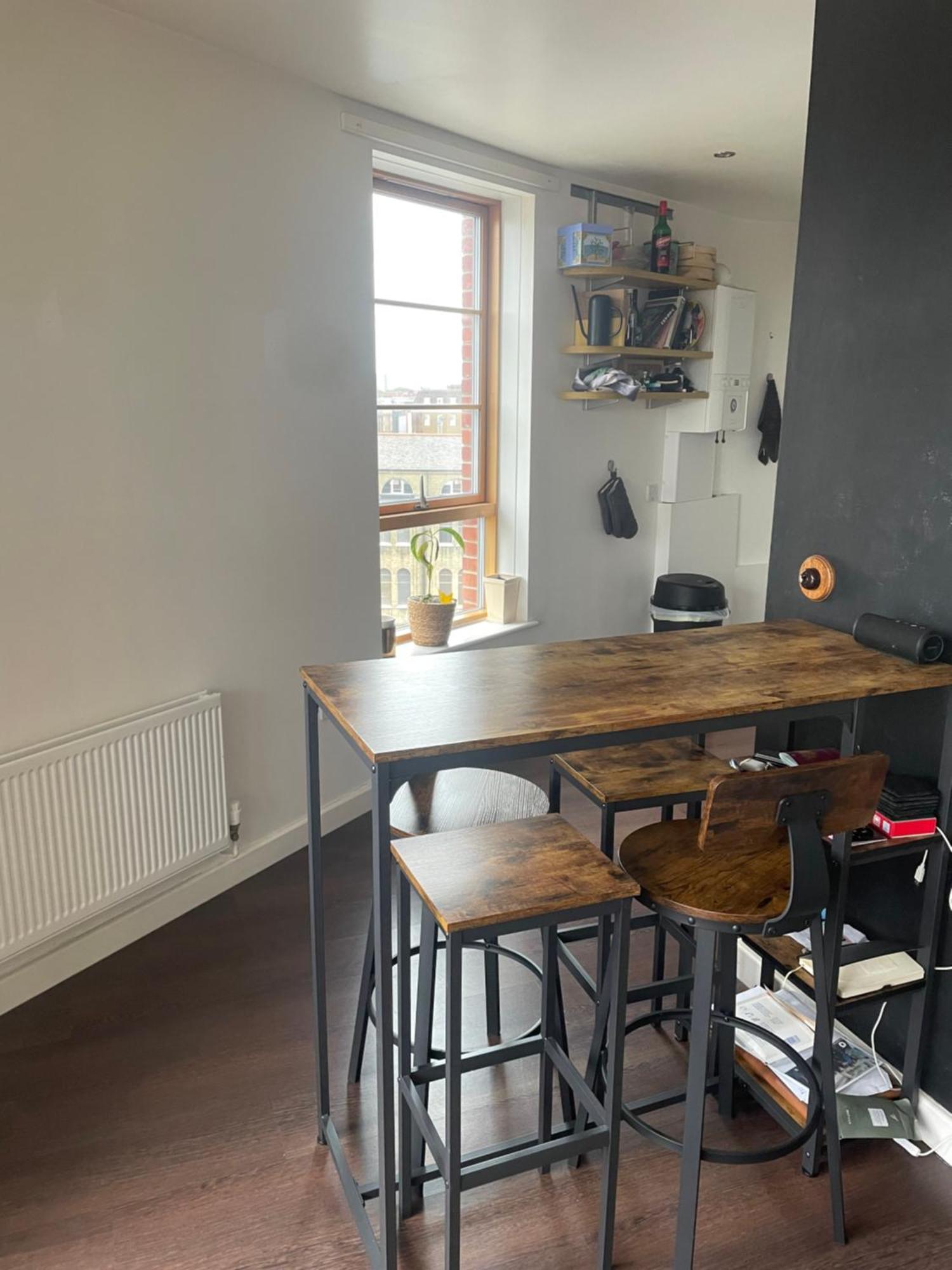 Bed & Breakfast Private In A Shared Flat