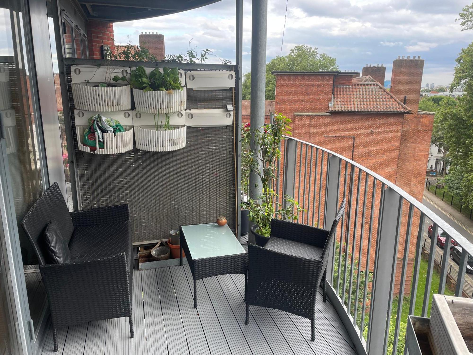 Bed & Breakfast Private In A Shared Flat