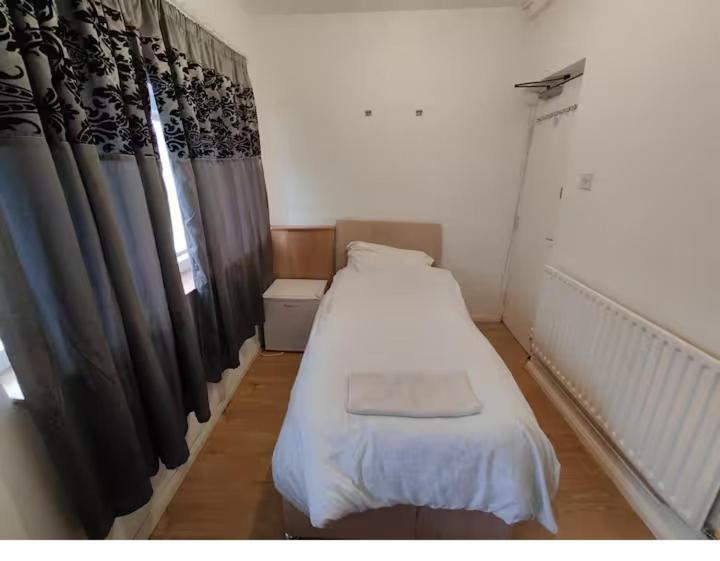 Homestay Large House In London's Trendiest Area
