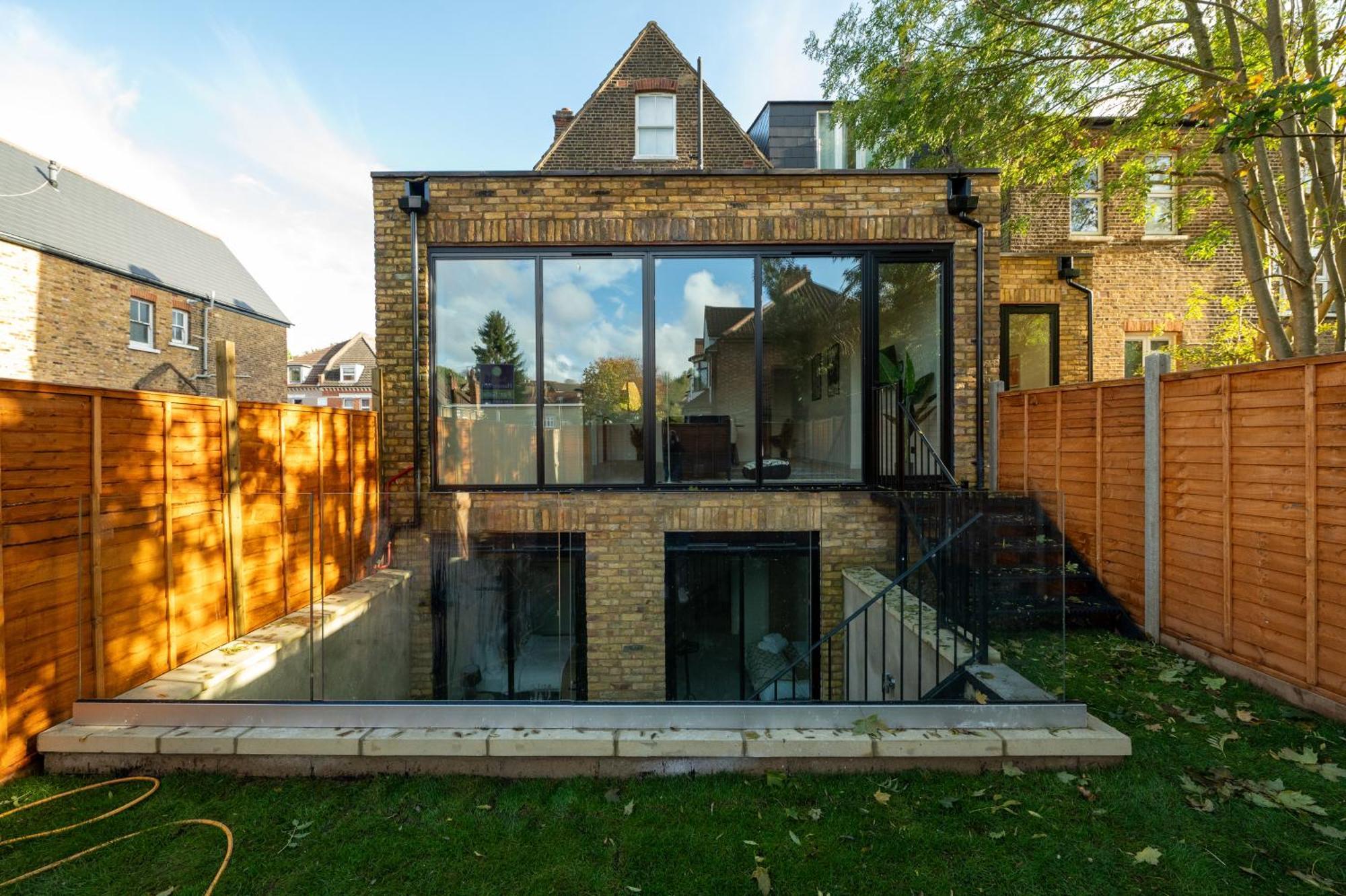 Modern & Bright Luxury In Honor Oak * London