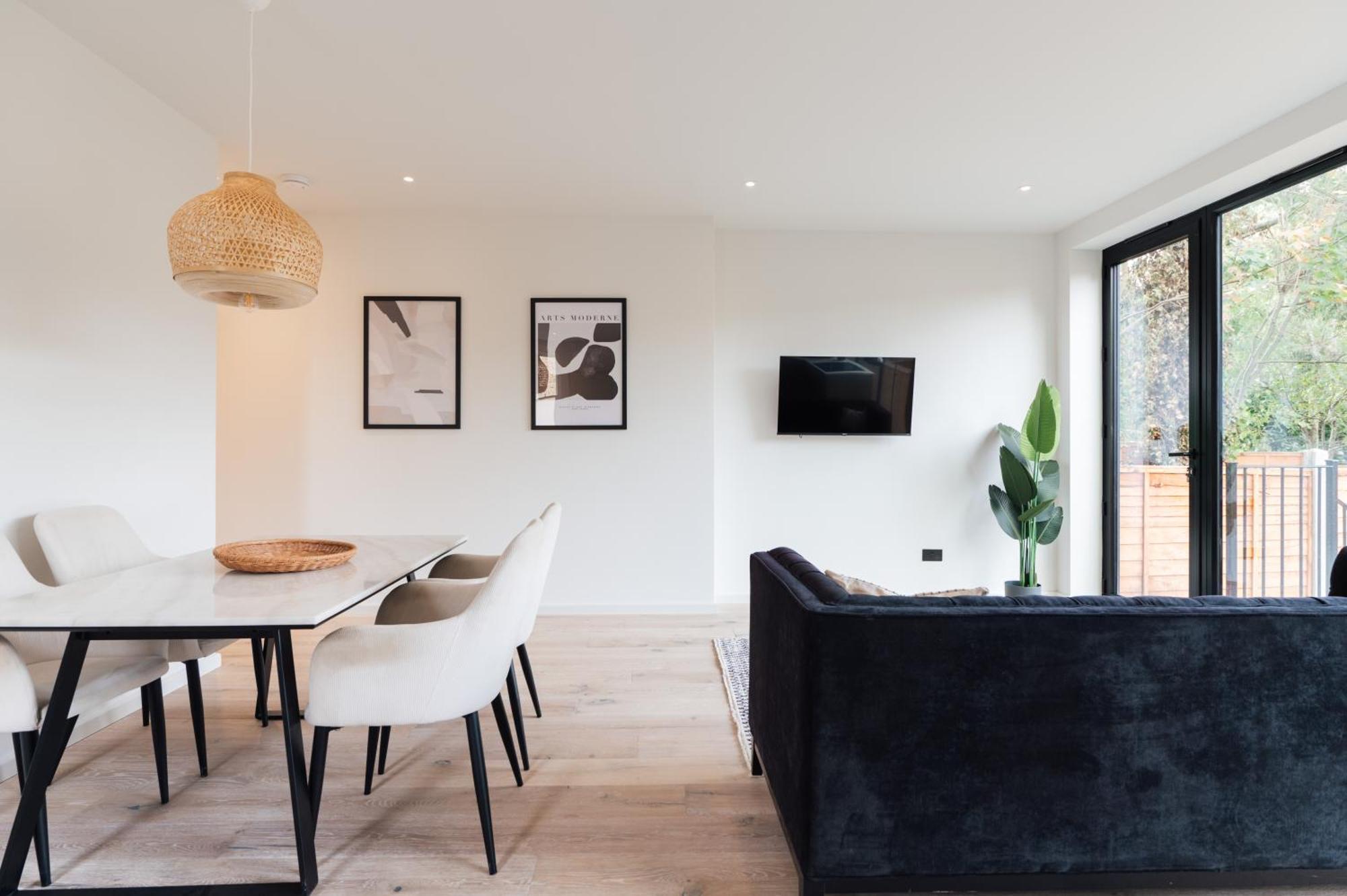 Modern & Bright Luxury In Honor Oak Apartment London