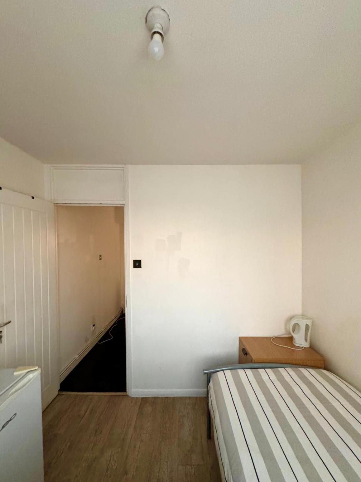Comfy Private Near Excel Homestay London