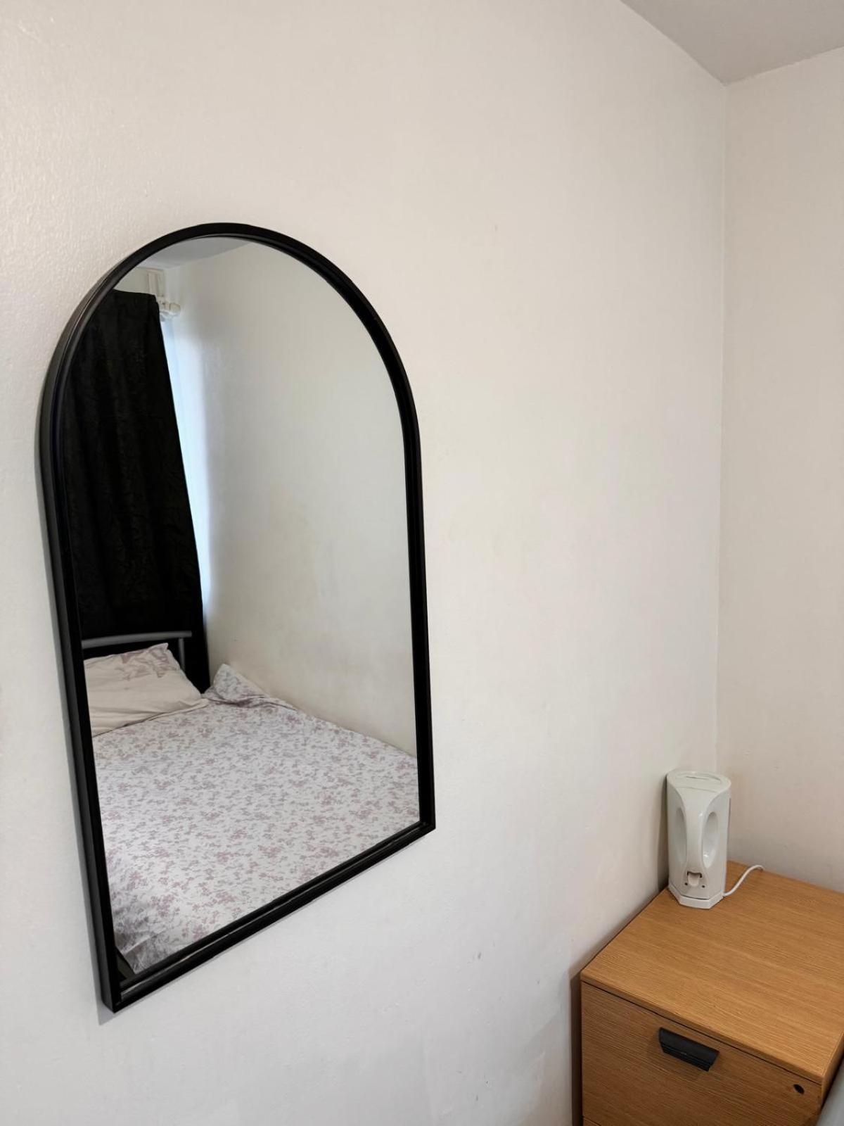 Comfy Private Near Excel * London
