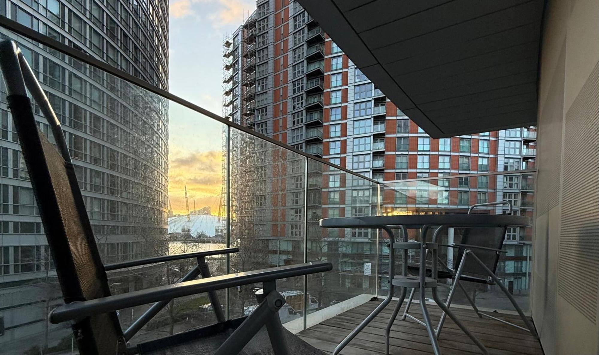 Apartment Luxury Modern 2 Bed Flat With Balcony And View - Canary Wharf Center