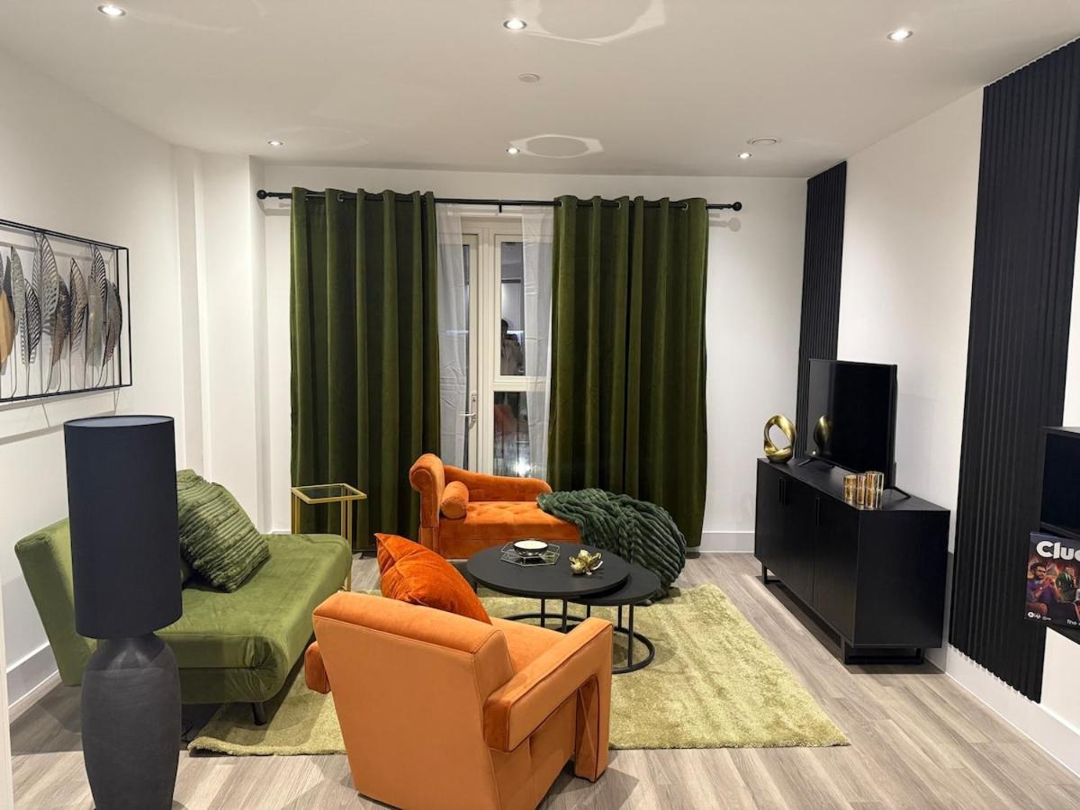 Apartment Stunning 2 Bed In Royal Wharf Next To Excel & Airport *