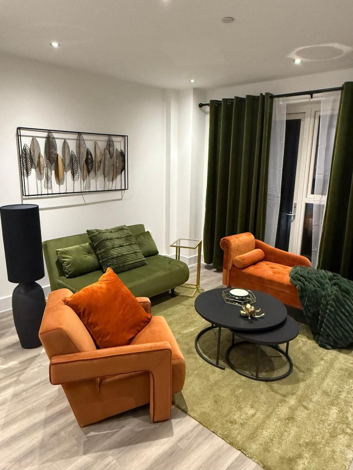 Apartment Stunning 2 Bed In Royal Wharf Next To Excel & Airport London