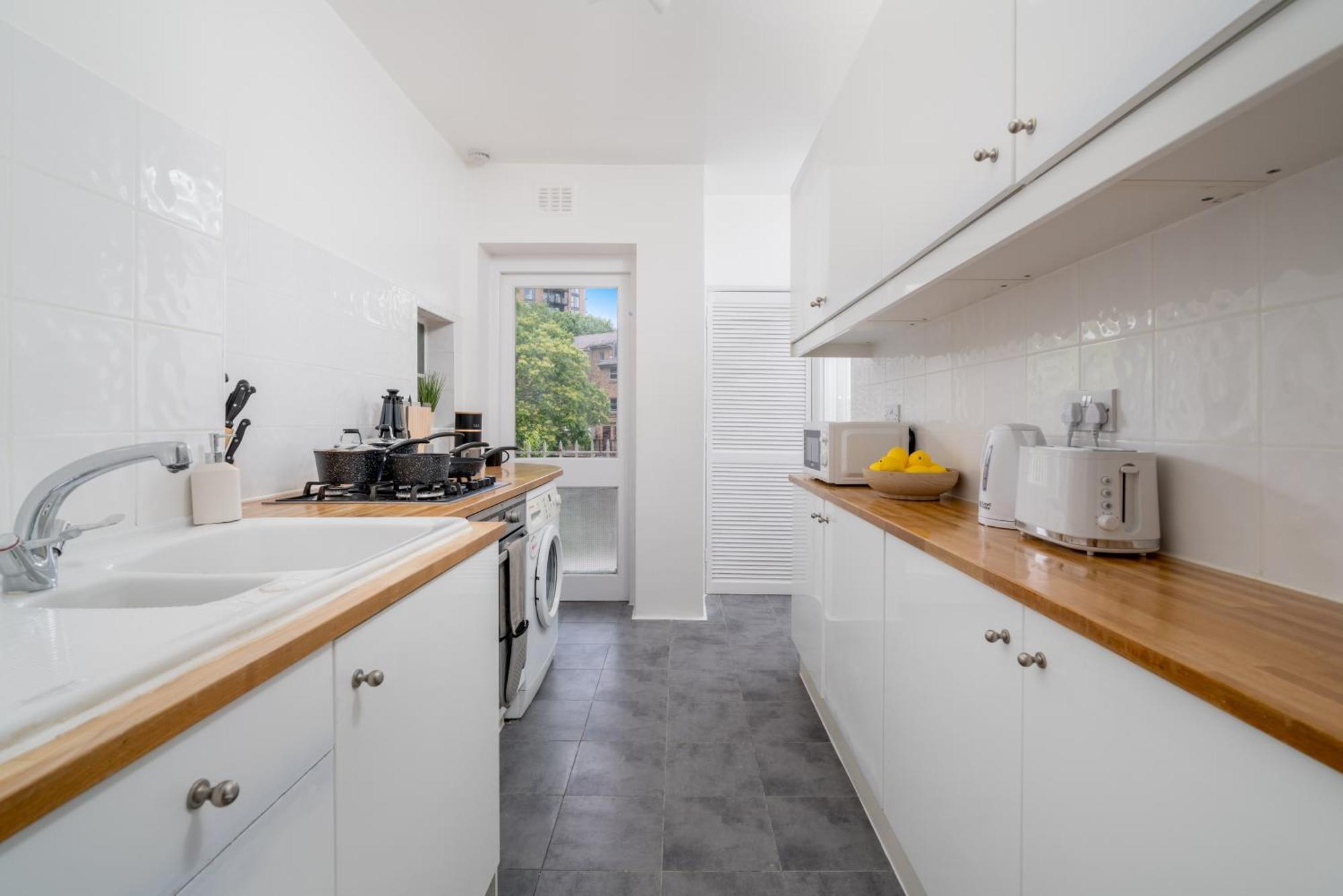 New! Cosy Flat - Free Secure Parking - Wapping Station Apartment London