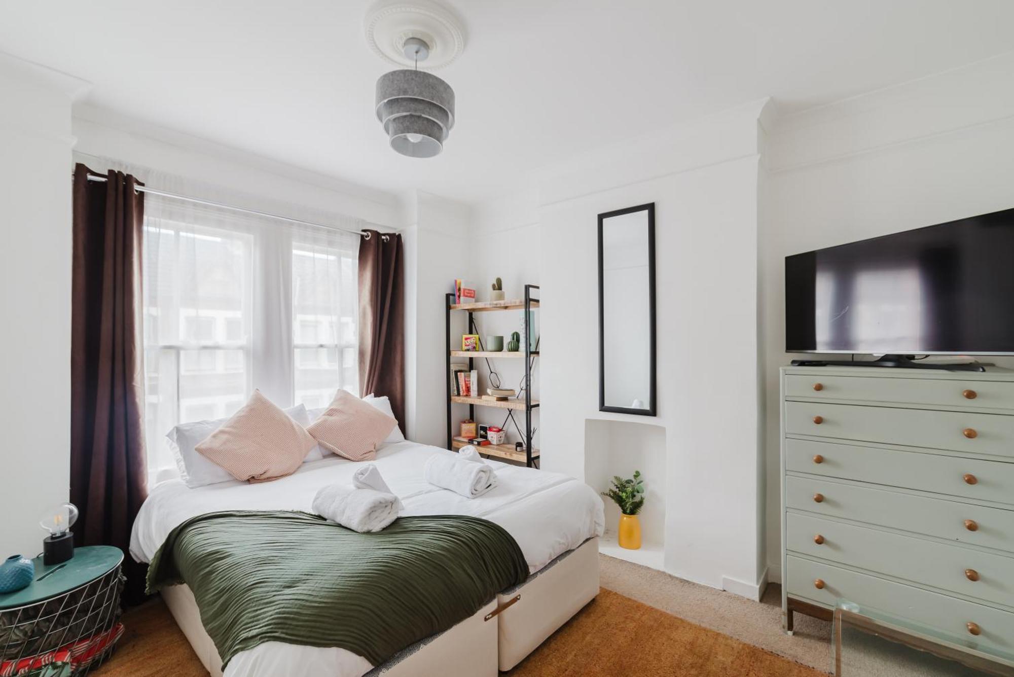 Elephant & Castle 2 Bed Hammock Hangout London