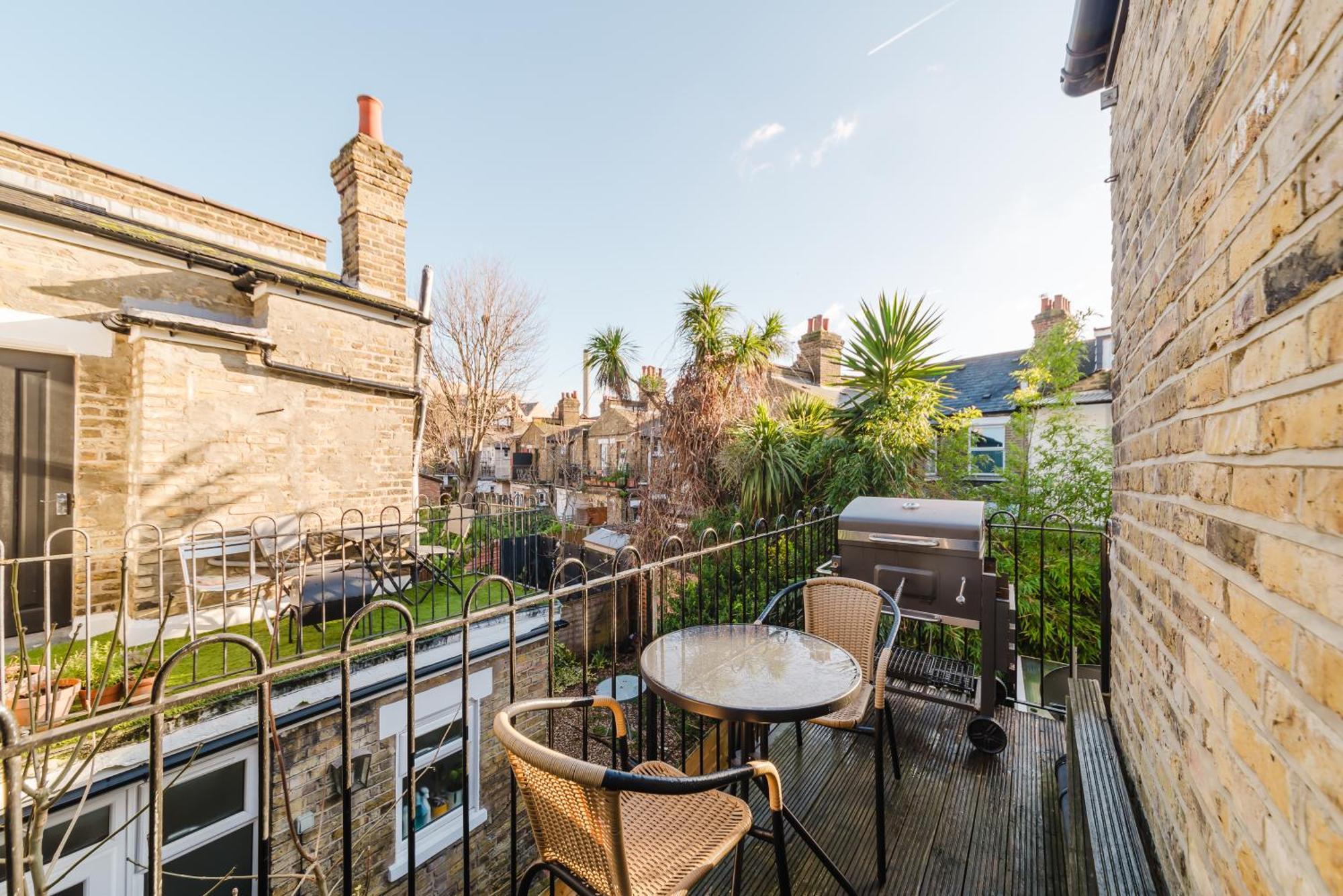 Elephant & Castle 2 Bed Hammock Hangout London